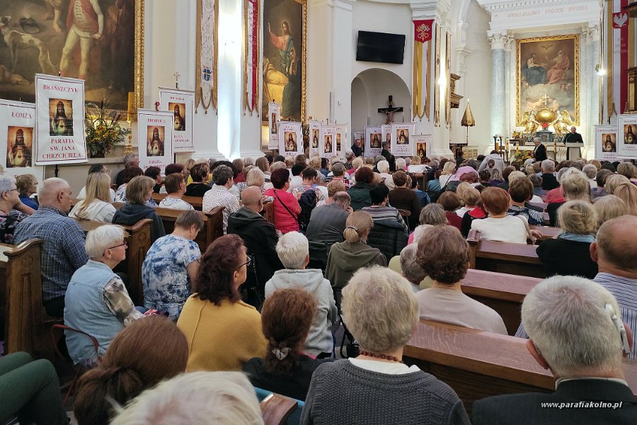 10 Powitanie i pierwsza konferencja.jpg